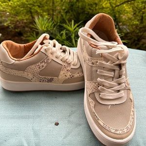 Luck brand hennia snake print tennis shoes